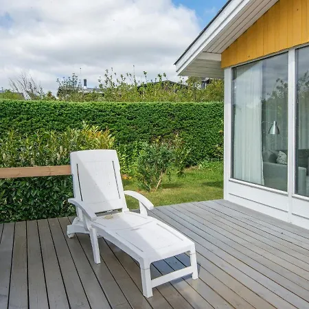 6 Person Holiday Home In Hejls 別荘