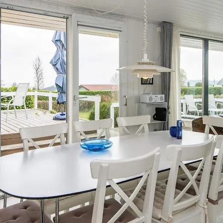 6 Person Holiday Home In Hejls 別荘